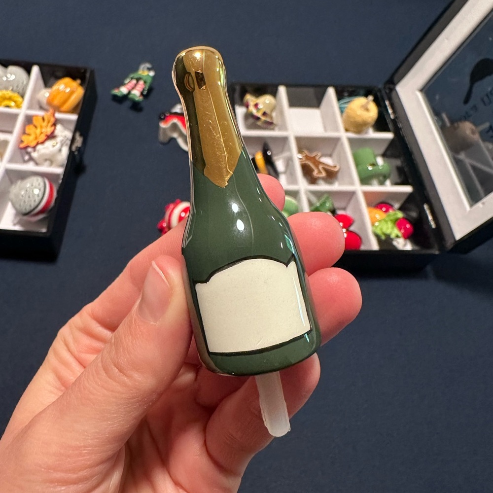 Nora Fleming: “Champagne Celebration” Mini